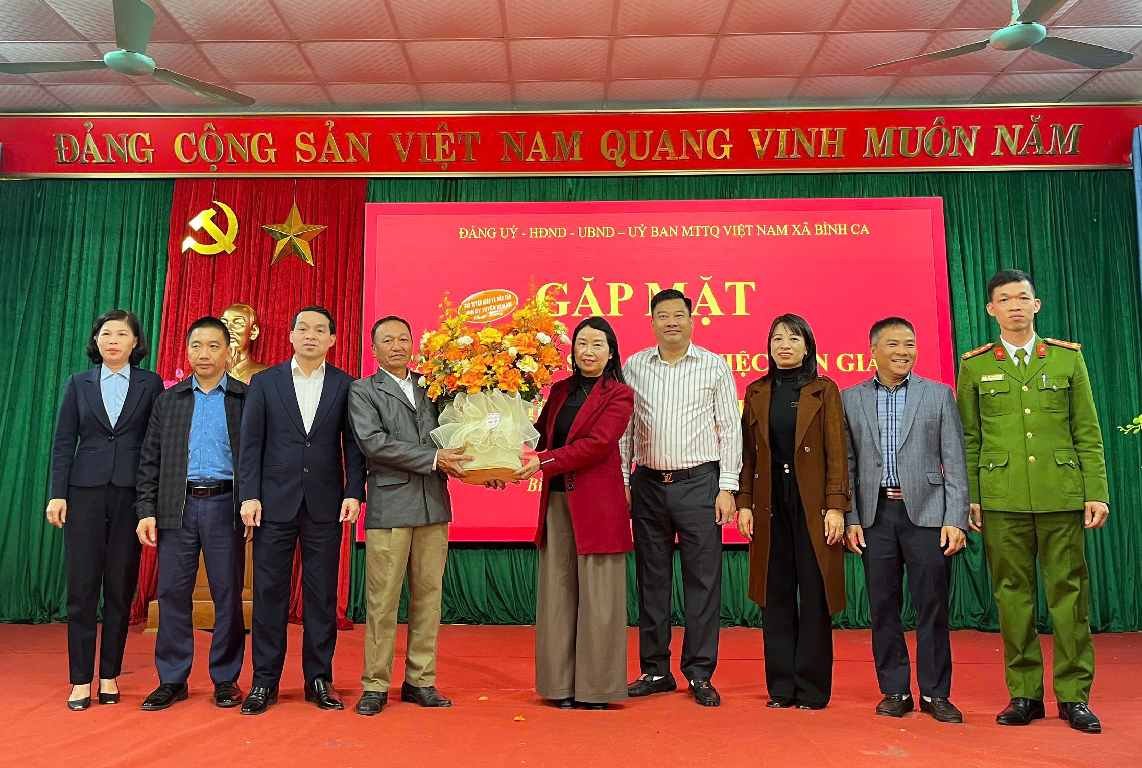 Xã Bình Ca tổ chức gặp mặt chức sắc, chức việc tôn giáo nhân dịp Lễ Giáng sinh năm 2025