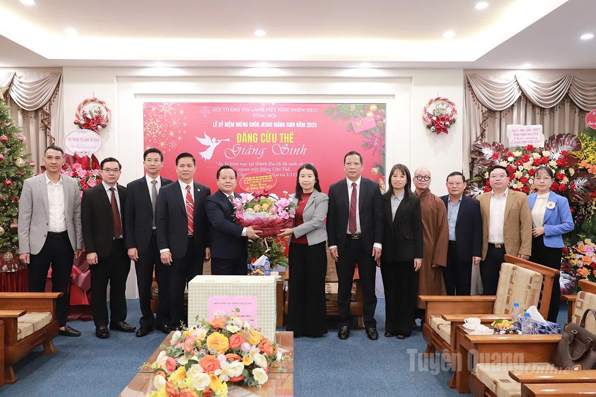 Đoàn công tác tỉnh Tuyên Quang chúc mừng Lễ Giáng sinh năm 2025 tại thành phố Hà Nội, Bắc Ninh và Lạng Sơn