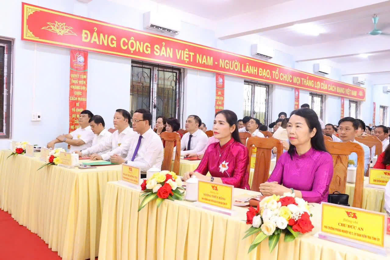 Đồng chí Vương Thúy Hằng, Phó Trưởng Ban Tuyên giáo và Dân vận Tỉnh ủy nắm tình hình cơ sở và dự Đại hội đại biểu Đảng bộ xã Bắc Mê lần thứ I, nhiệm kỳ 2025-2030