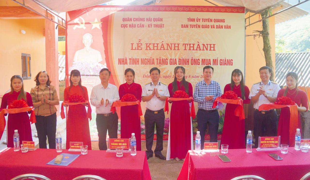 Cục Hậu cần-Kỹ thuật Hải quân: Khánh thành, bàn giao nhà tình nghĩa tặng gia đình có công với cách mạng