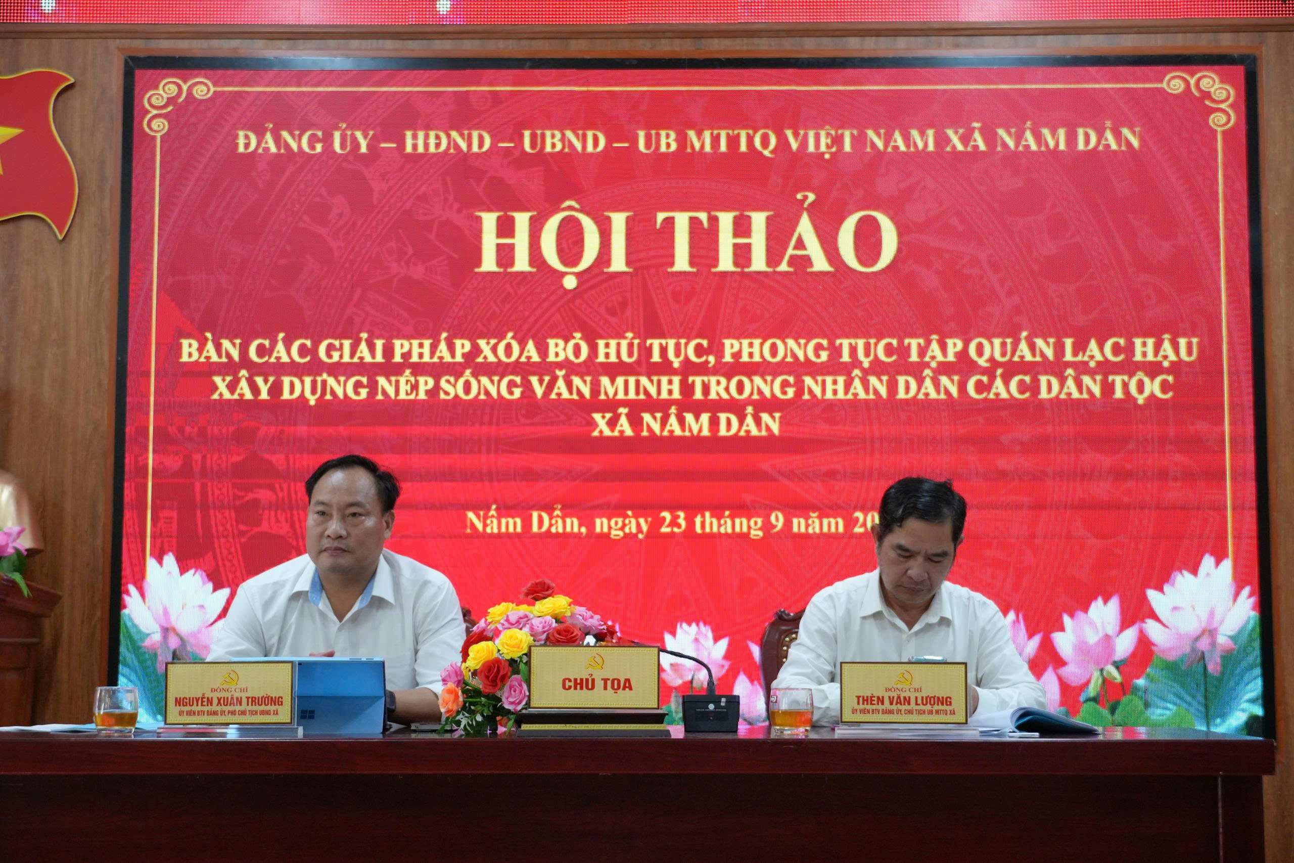 XÃ NẤM DẨN BÀN GIẢI PHÁP XÓA BỎ HỦ TỤC, XÂY DỰNG NẾP SỐNG VĂN MINH