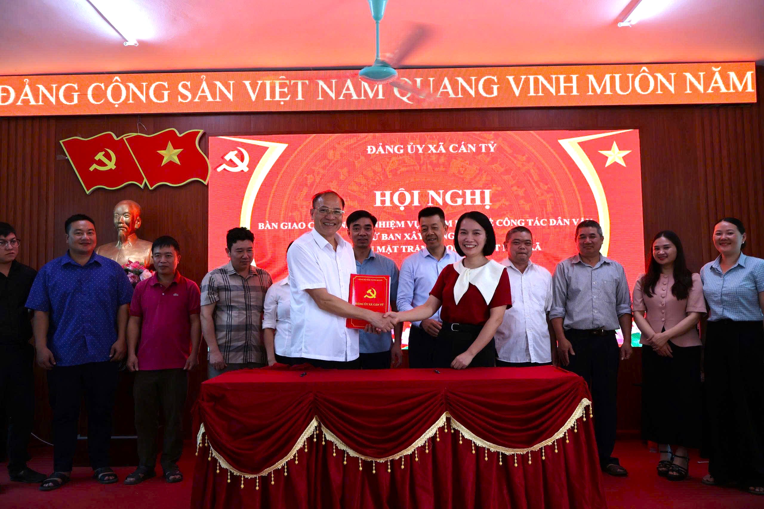 Ảnh tin
