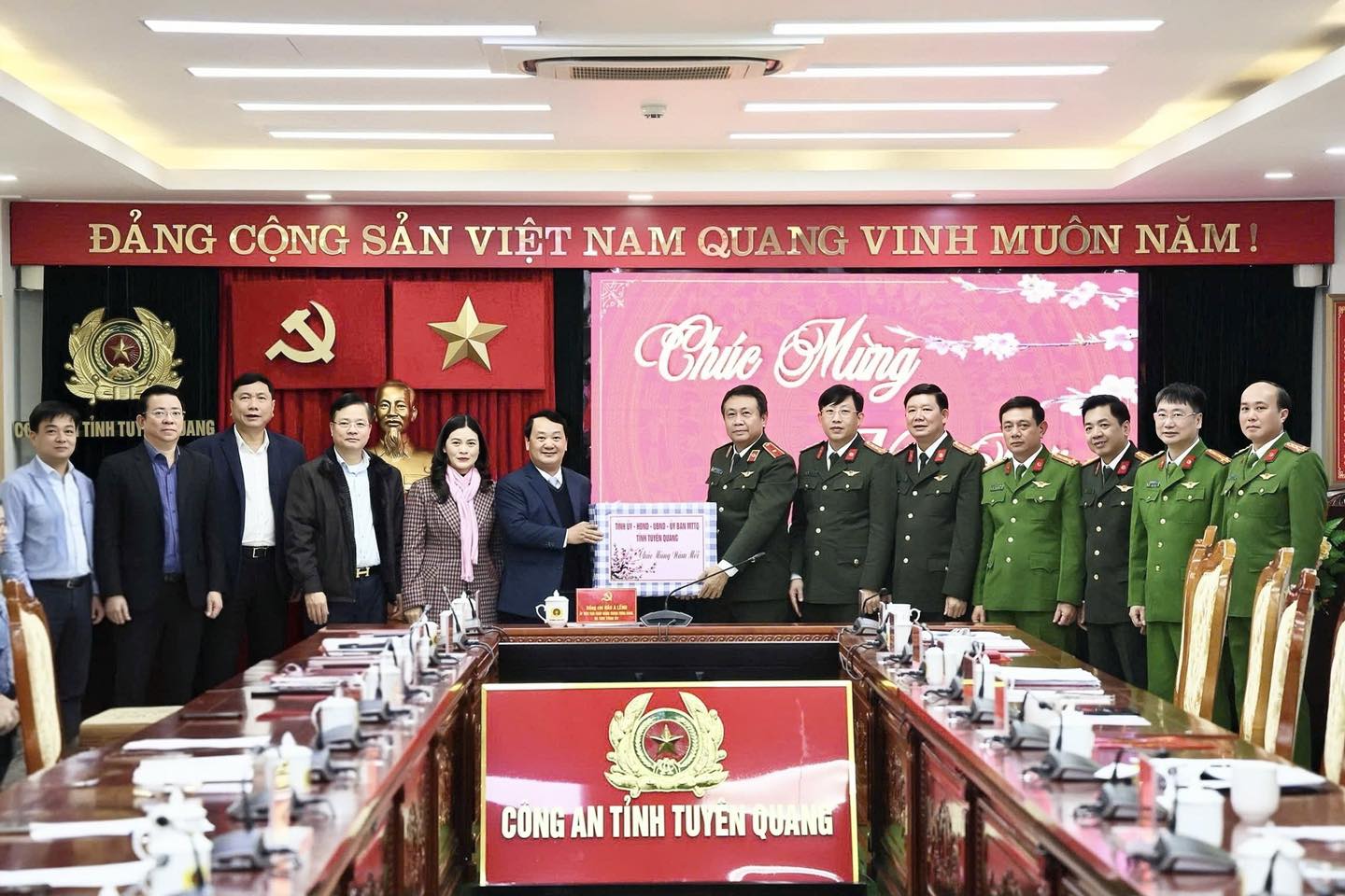Ảnh tin